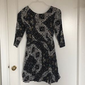 Cute mini dress with gray and blue pattern